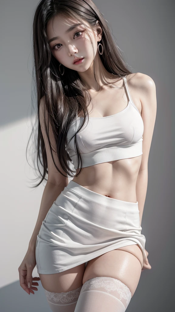 Quiet，Light makeup，Sexy，Peerless Beauty，Intellectual，clavicle，Neat long hair，Black Hair，Delicate face，Exquisite facial features，Natural expression，Natural eyes，sexy blue sports shorts