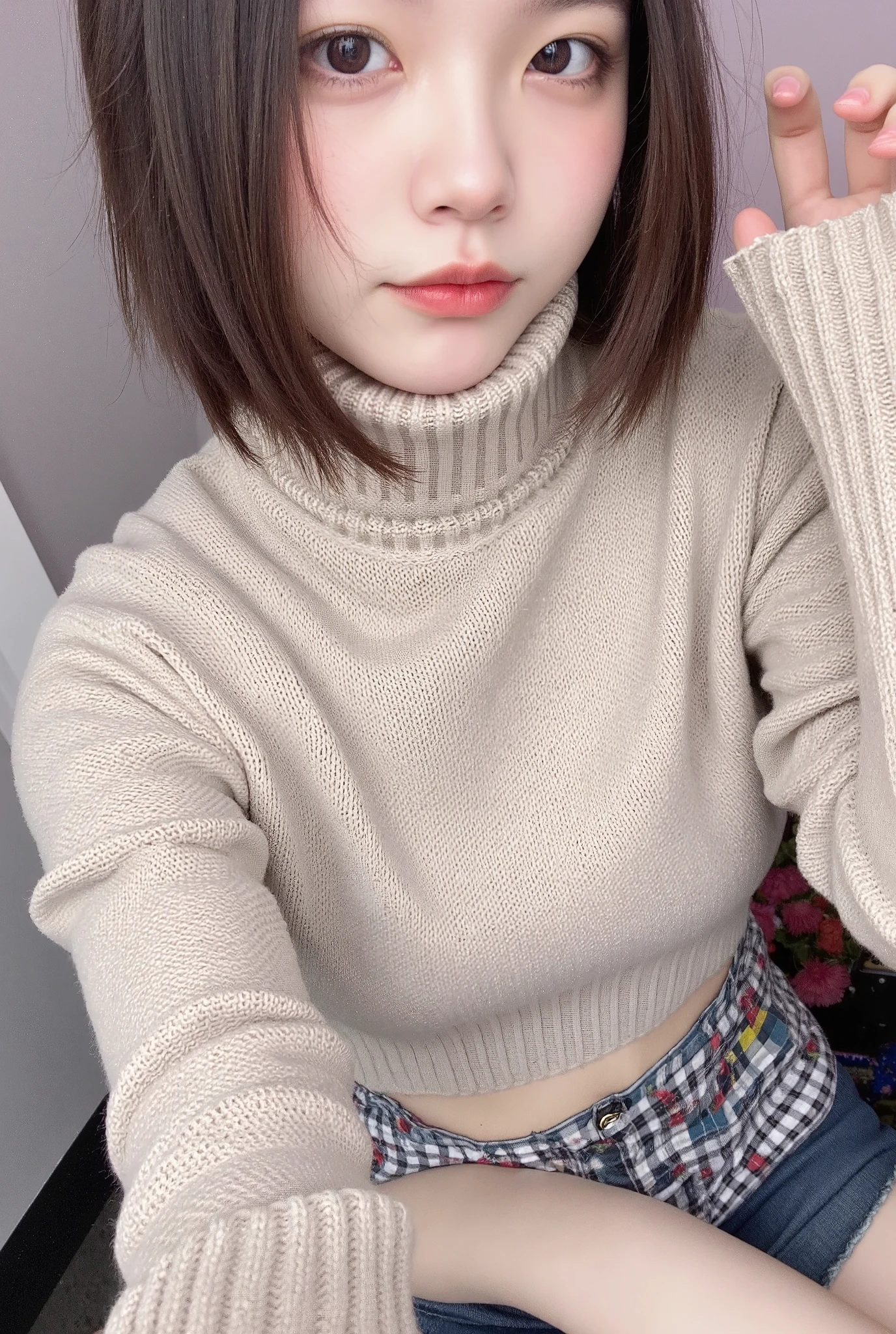 Best Quality,   absurd,   very detailed,   pattern _this,   1 girl, Alone_ concentrate , (((Please stare at the summit  :1.2)))、  and lower your hair、High neck knit、 Beige knit