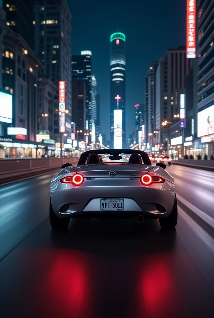  MAZDA roadster piloted by a woman:1.331,  silver metallic color, Night City Ride , Tail lamp afterimage, A woman pilots,  central freeway piloted by a woman , 