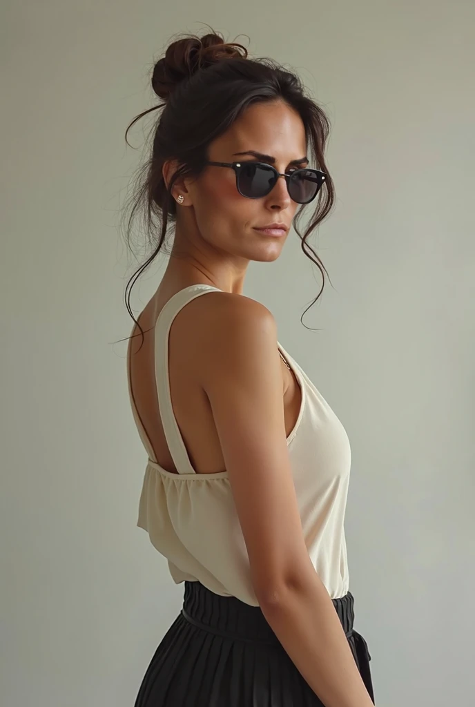 lara croft、Lara Croft、lara croft、tomb raider、tomb raider、real babe、big breasts、big breasts、big 、one person、1 person、1 personでいる、shorts、back view