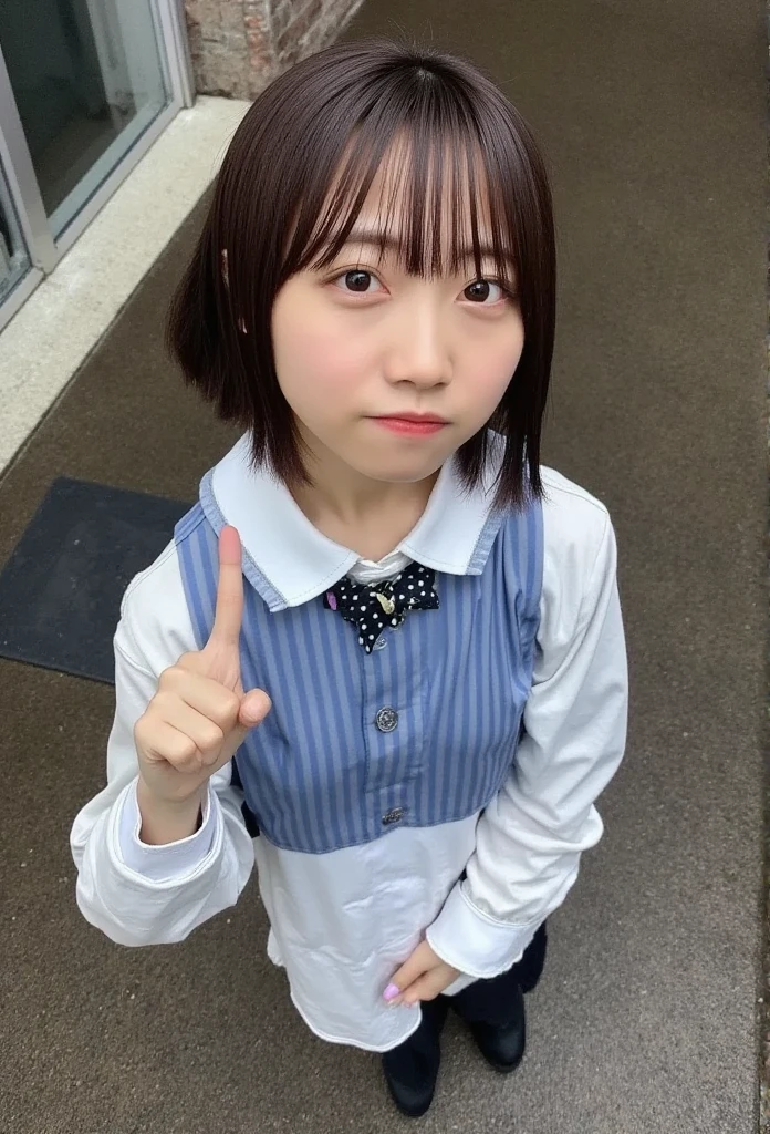 (masterpiece、Highest quality、Very detailed)、髪の色は深いDark brownです、Soft Waves、
(Skin is smooth、Lightly reflects light、Healthy shine)、(eyeはアーモンド型です、eye:Dark brown)、Long eyelashes、Flexible curls、Each one is clearly visible、Thin eyeliner、Natural eyelash shadow)、(Natural pink cheeks)、(Thick lips、smile)(Japan people in uniform、A white shirt with a distinctive sailor collar、Navy blue scarf)、(Summer clothes)、(Navy blue pleated mini skirt、inseam length)、(Beach、彼女の全身と表情に注eyeしてください)、(((eyeのハイライトと肌のディテール、Realistic details)))