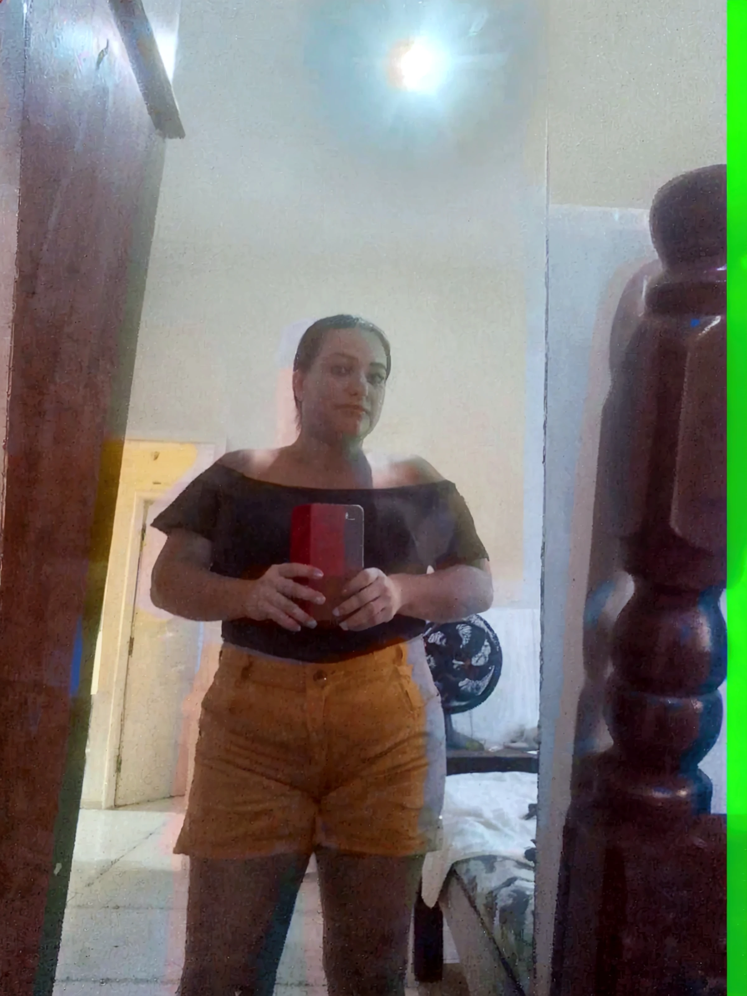 There's a woman standing in a living room wearing a pink dress, imagem de corpo inteiro, full body frontal view, grande angular de corpo inteiro, tiro de corpo inteiro, Altura total do corpo inteiro, corpo inteiro - frente - tiro, Pose frontal, corpo inteiro largo, full-length view, catsuit, comprimento de corpo inteiro, full-length view, vista completa - comprimento