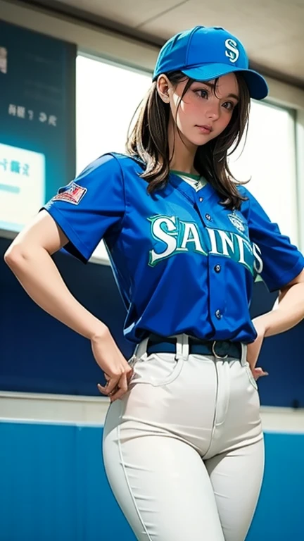  The pitcher pitches 、Tall、  and there's a very beautiful woman in a Seattle Mariners uniform,Yokohama Stadium、Pitching、