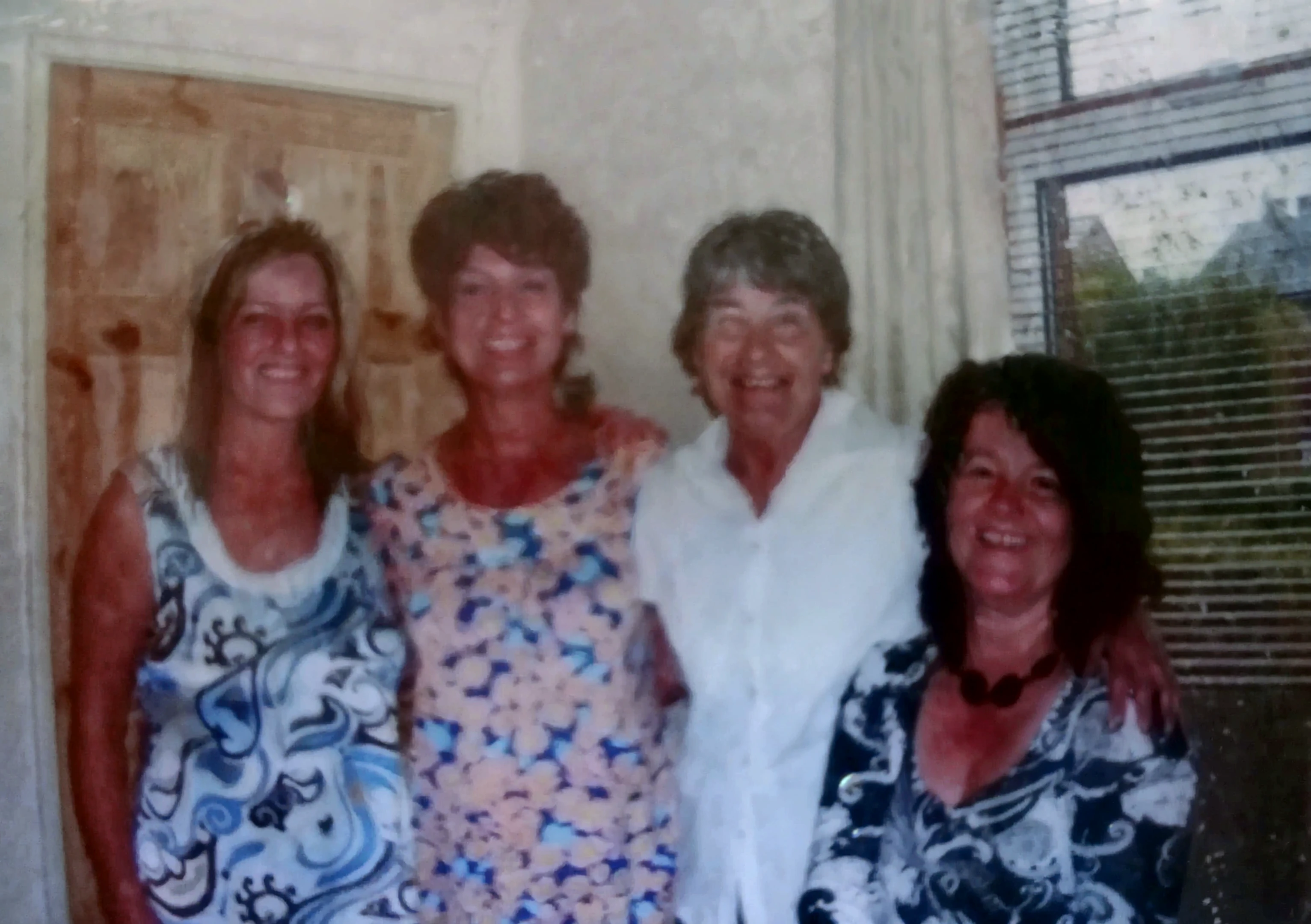 (the four tourists ), mature women (one a red head, the second elderly mother, the third Asian friend, and the 4th is a brunette daughter), posing in Hawaii, masterpiece, hyperdetailed painting, ((4girls))..