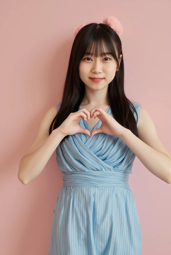 A smiling woman poses alone wearing one-shoulder pajamas, making a firm big heart shape with both hands, and holding them in front of her chest, View above collarbone、The background is a monotone 、
