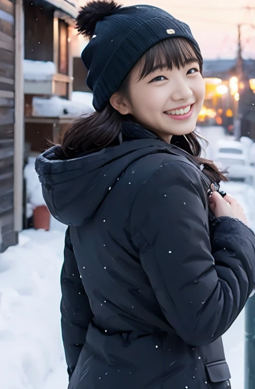 Cold Winter Night、 Snowy Country Road 、 Woman Looking Back and Smiling、 muffler 、