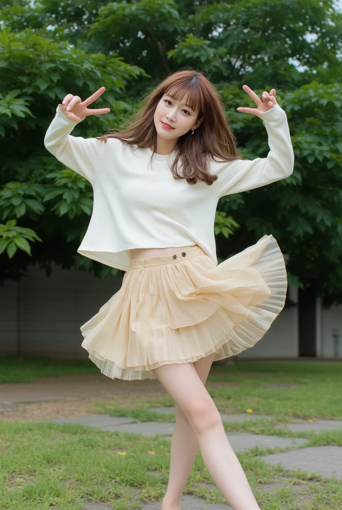  The loose blouse and pleated skirt are fun to jump in inseam length outfits、Depiction of the subject from below 
