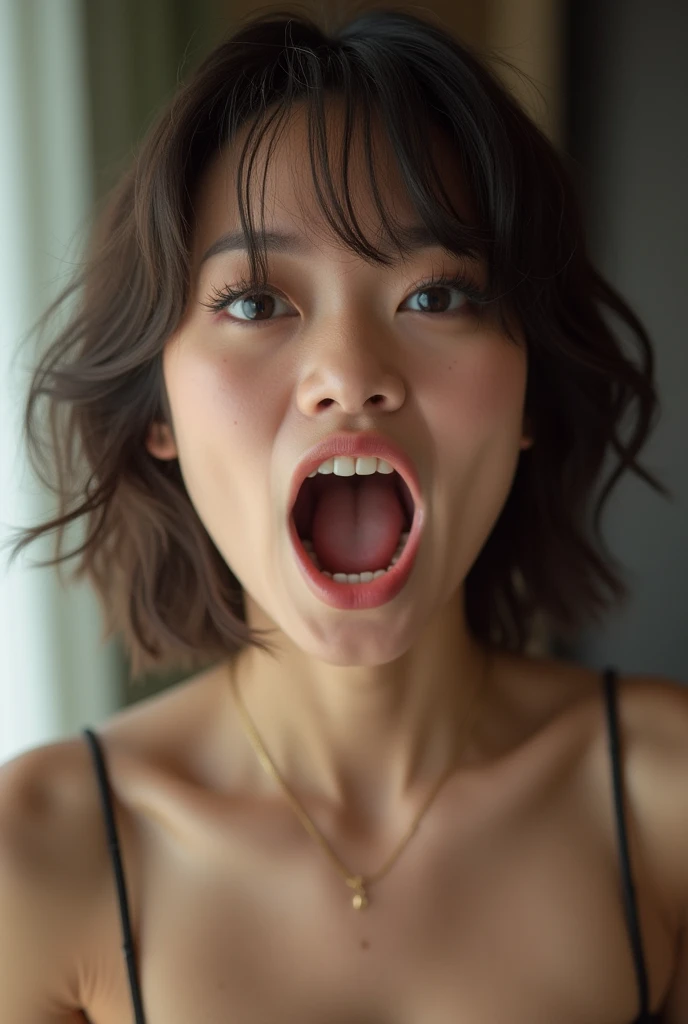 A beautiful Japanese woman with a huge mouth, completely naked, making funny faces、1Swallowing a naked middle-aged man, head and all。