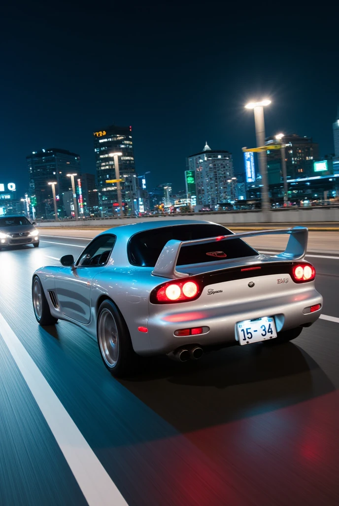 A silver-colored MAZDA/RX-7 :1.6, "15-34"Text license plate , A silver-colored MAZDA/RX-7  FDの車が夜のパーキングエリアに停車している:1.331, hazard lamp , It rains, 