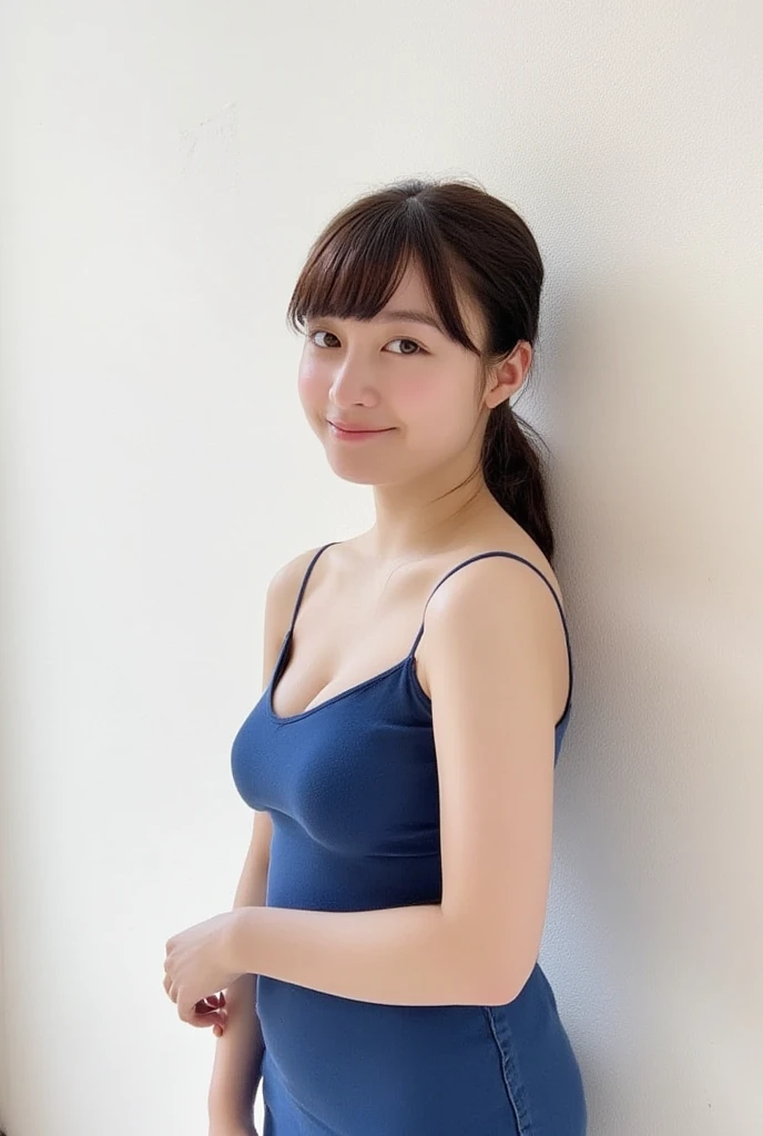 彼女は直立に立っていてCompletely nakedでいます,  wearing a , Hold , Enlarged view of a smiling face 、(((Completely naked)))、((( upper body only shot)))、((( pretty boobs )))、((( top quality)))