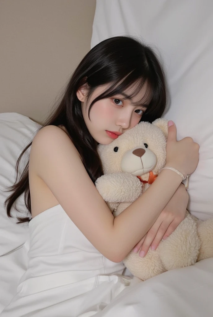 there is a woman laying on a bed with a teddy bear, Lalisa Manoban do Blackpink, Lalisa Manobal, Retrato de Jossi de Blackpink, jossi do blackpink, Parque Roseanne do Blackpink, O corte Hime, Massa Amane *, Ulzzang, Sakimichan, Chiho, Massa Amane, com franja