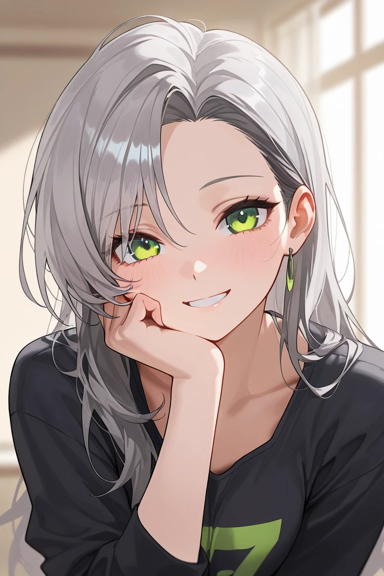 Best Quality, One Woman, Gray Hair, Long Heir, smile, Green Eyes, ウルフカット