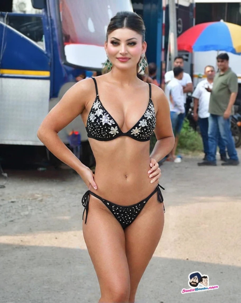 nude, naked,nsfw ((best quality)), ((masterpiece)), majestic intricately detailed, BREAK, On the streets of Rio de Janeiro, a Brazilian samba dancer in a dazzling carnival costume moves with infectious energy, a living spectacle of joy. <lora:hair_length_slider_v1:-3> <lora:weight_slider_v2:-1> <lora:detail_slider_v4:1>, RAW photo, (high detailed skin:1.2), 8k uhd, dslr, soft lighting, high quality, film grain, Fujifilm XT3 BREAK,