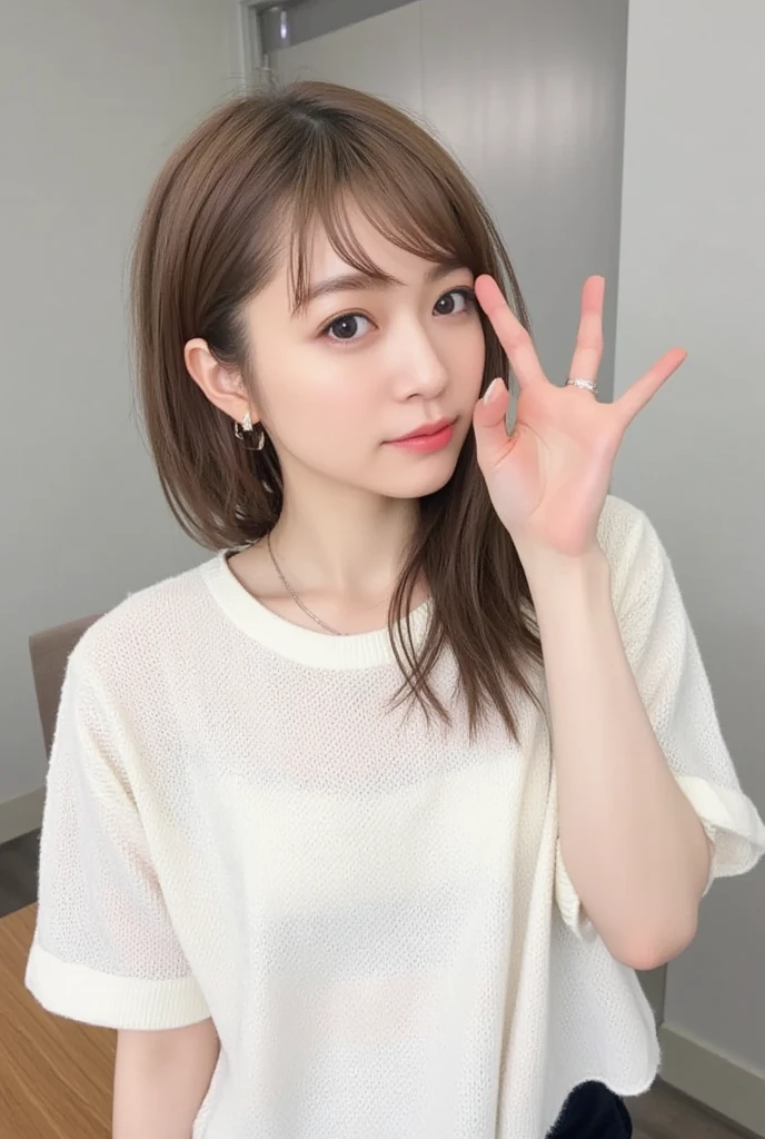  1 girl、Photo Mapping、Physically based rendering、 high image quality、 high definition 、1080P、( beautiful face)、(Detailed description of the face)、( Detailed description of the hand setter&#39;Muscle area)、( CG in detail)、 rich details 、( Stunning Features :1.35)、( detail eyes)、 of cute ladies are looking forward to your eyes、Delicate clavicle、 Various Poses、 A very realistic and detailed upper body portrait of a young woman。The skin is beautiful、 soft light reflecting high on her cheeks .、 Tiny pores and hair follicles、 You can see even the thinnest blood vessels 。The skin is smooth、natural flushing of cheeks 、Healthy glow。 The eyes are large and clear blue、Her iris has fine patterning、 Light is reflecting and shining in the eye。 There is a slight shadow under her eye 、 Her eyelashes are long and naturally curled。 her lips are soft pink 、Smooth texture with a natural glow、 Slightly reflects light。  the woman wears a simple white top  .、 background is pale black and white gradation .、 The focus is entirely on the face and upper body。 Realistic shadows and textures、 picture-like depiction.。
