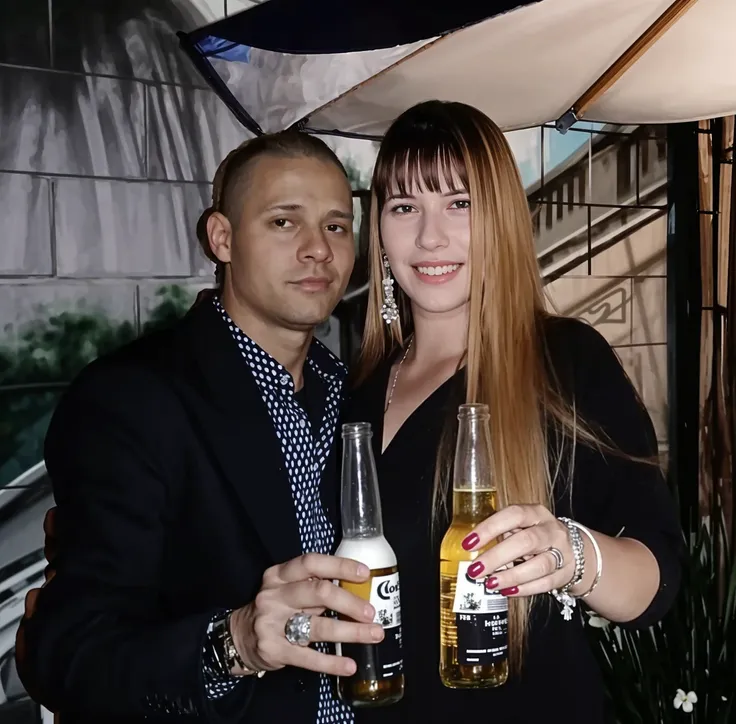 Three men sitting on a porch with a beer in hand, smoking cigars taken in early 2020, taken in the late 2010s, Estilo Felix Englund, felix englund, sentar-se casualmente, post malone, imagem de qualidade muito baixa, tiradas no final dos anos 2000, sentado