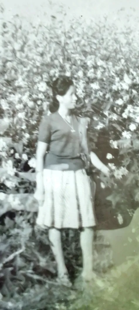 Makr this photo realistic and detailed, there is a woman sitting on a bench in a white shirt, a colorized photo, photo of a woman, restored photo, colorized photo, old color photo, old color photograph, colourized, inspired by Ruth Jên, restored color, old photo, old picture, colorized photon, portrait of modern darna, colorized photograph, colorized, photo in color,very detailed potrait, realistic portrait photo, close up potrait, profile portrait, very detailed face, very realistic face, very perfected face, very detailed clothes, very realistic clothes, very perfected clothes 