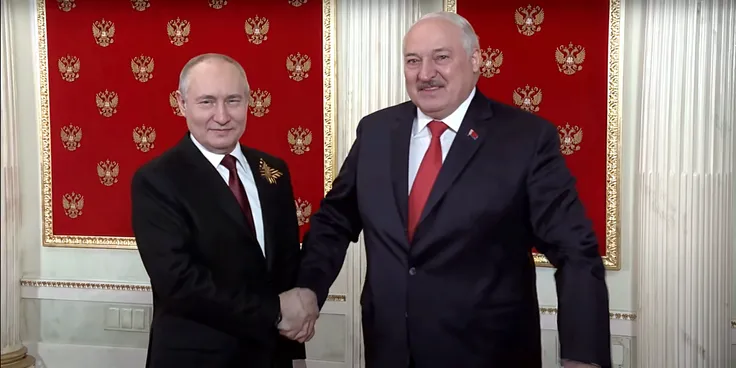 vladimir putin and bashar al assad have fun in a very elegant place with gold finishes, they wear very luxurious outfits