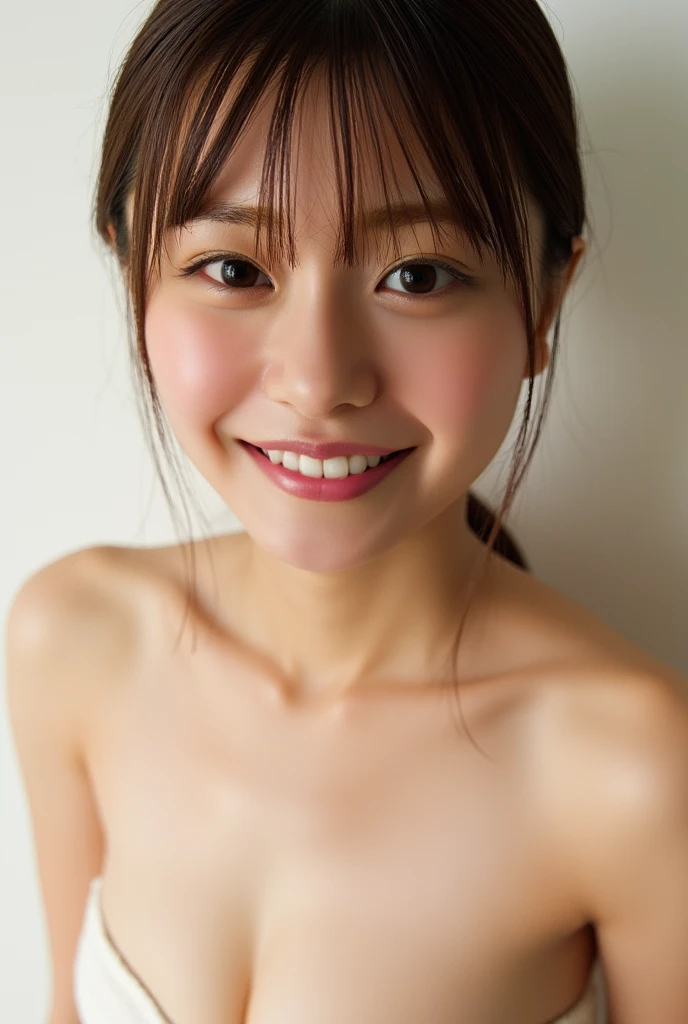 hikari_Kabashima、smile、Realistic、 realistic、 Details、masterpiece、 high quality、全naked、全naked、全naked、naked