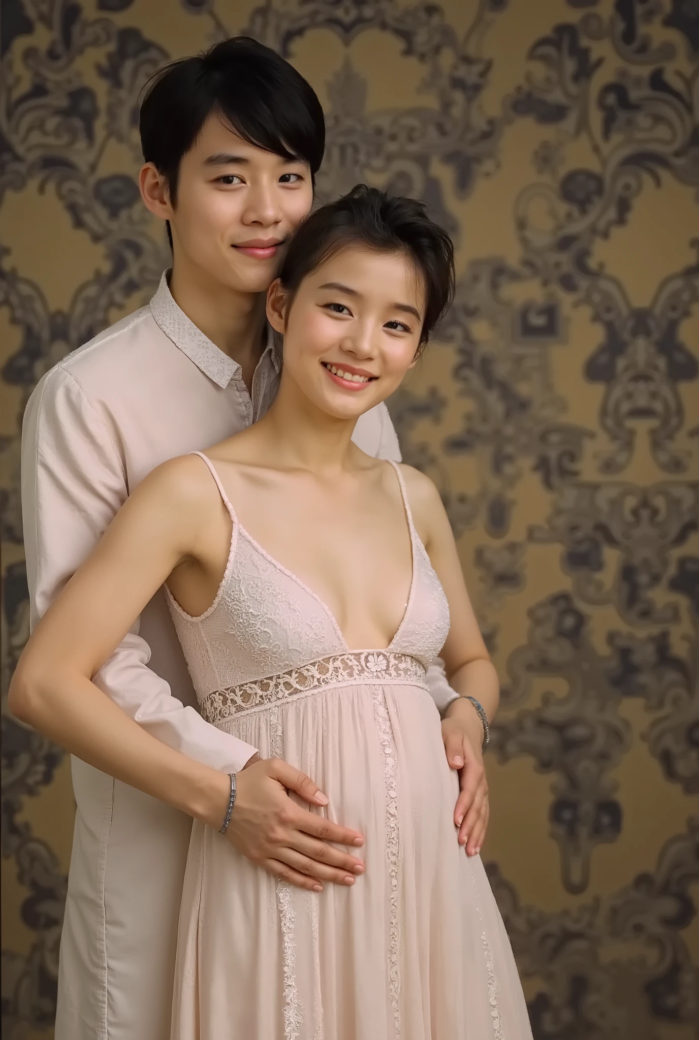 (( Lace Nightgown)) , Looking above my collarbone 、 raises his throat for a cute smile、Teenage Girl、Pregnant Woman's Stomach 、 choker 、 garter,A man stands behind and hugs me