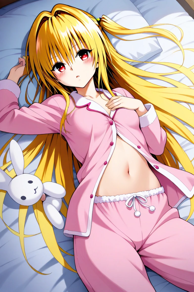 love-ru , konjiki na yami,  1girl, In pajamas,  blond hair ,  blush a lot ,  breast, In pajamas,   with an expressionless face , , a slightly open mouth , eyebrows are hidden by hair, Floating hair,  hair between eyes,  hair consumes ,  long hair, большая breast, navel,  red eyes, beautiful background,  anime style, One,  lying on the bed, soft toys at the back,  One hand on chest ,  Legs slightly spread , very  long hair, background on the bed,  masterpiece fails,  top quality,  great quality, 