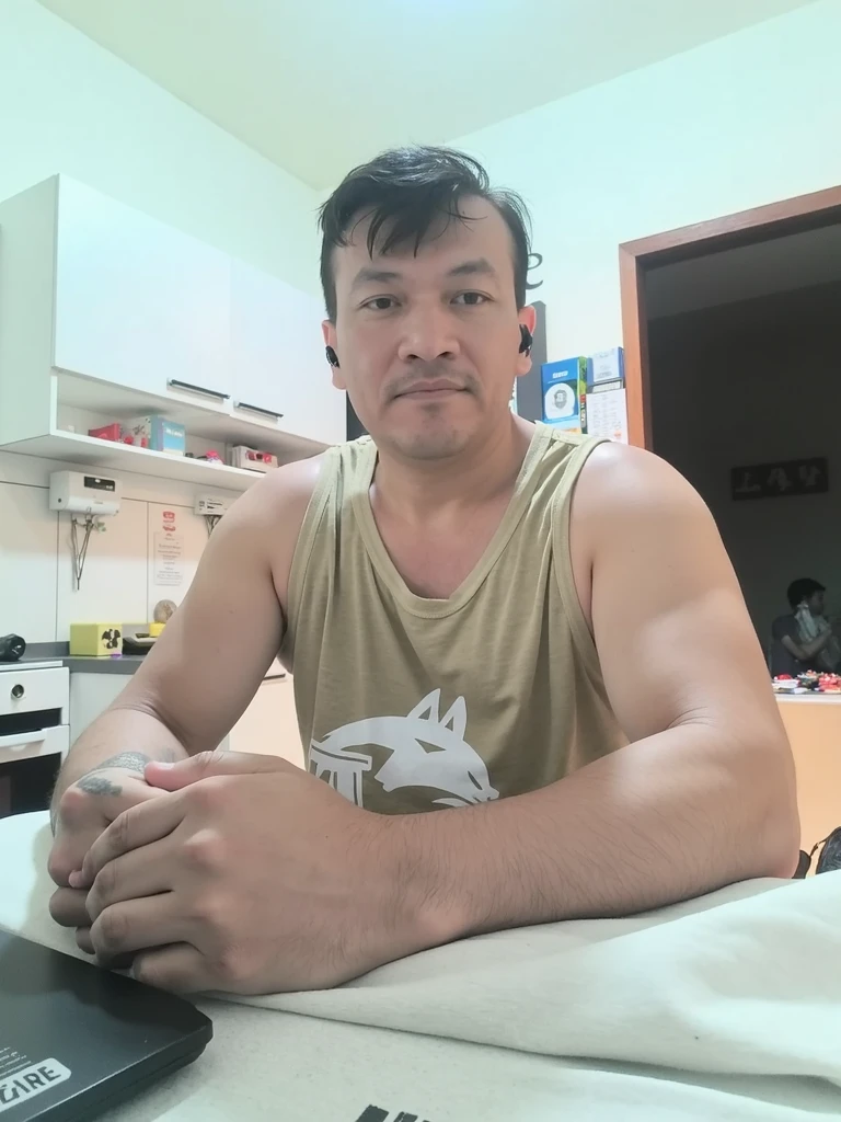 Homem musculoso chamado wagner o pedreiro