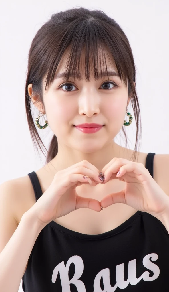      Wear an attractive camisole and pose with your hands in the shape of a heart in front of your chest、  Cute Smile Up、  The background is plain、  HD、細部にわたって HD 