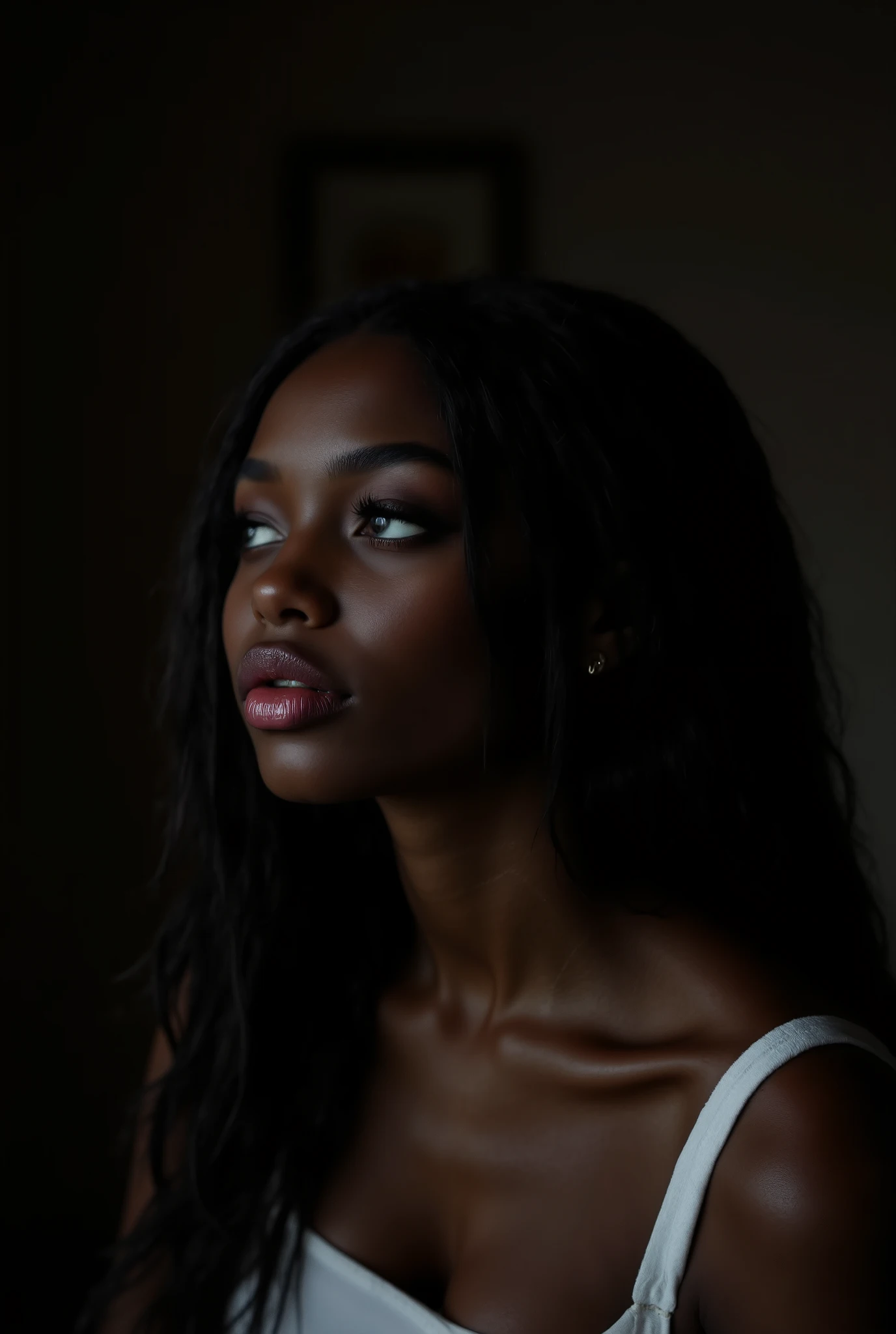 （ highdefinition images、Pro Work 、Artistic、 The Greatest Masterpiece、 Draw realistically accurately with detailed details 、 Detailed texture :1.2）、（ beautiful in a dark room １7--old ck girl 、Bundle long black hair at the back 、Profile face of a beautiful black person 、Small chin、 big eyes、 Feeling slightly apart between eyes 、（ white bra top）、Beautiful Nose、Thick lips、（Beautiful dark skin 、 expresses skin texture in detail down to pores ）、(( and look up your profile、Face sticking out 、The background is a dark room )):1.5）