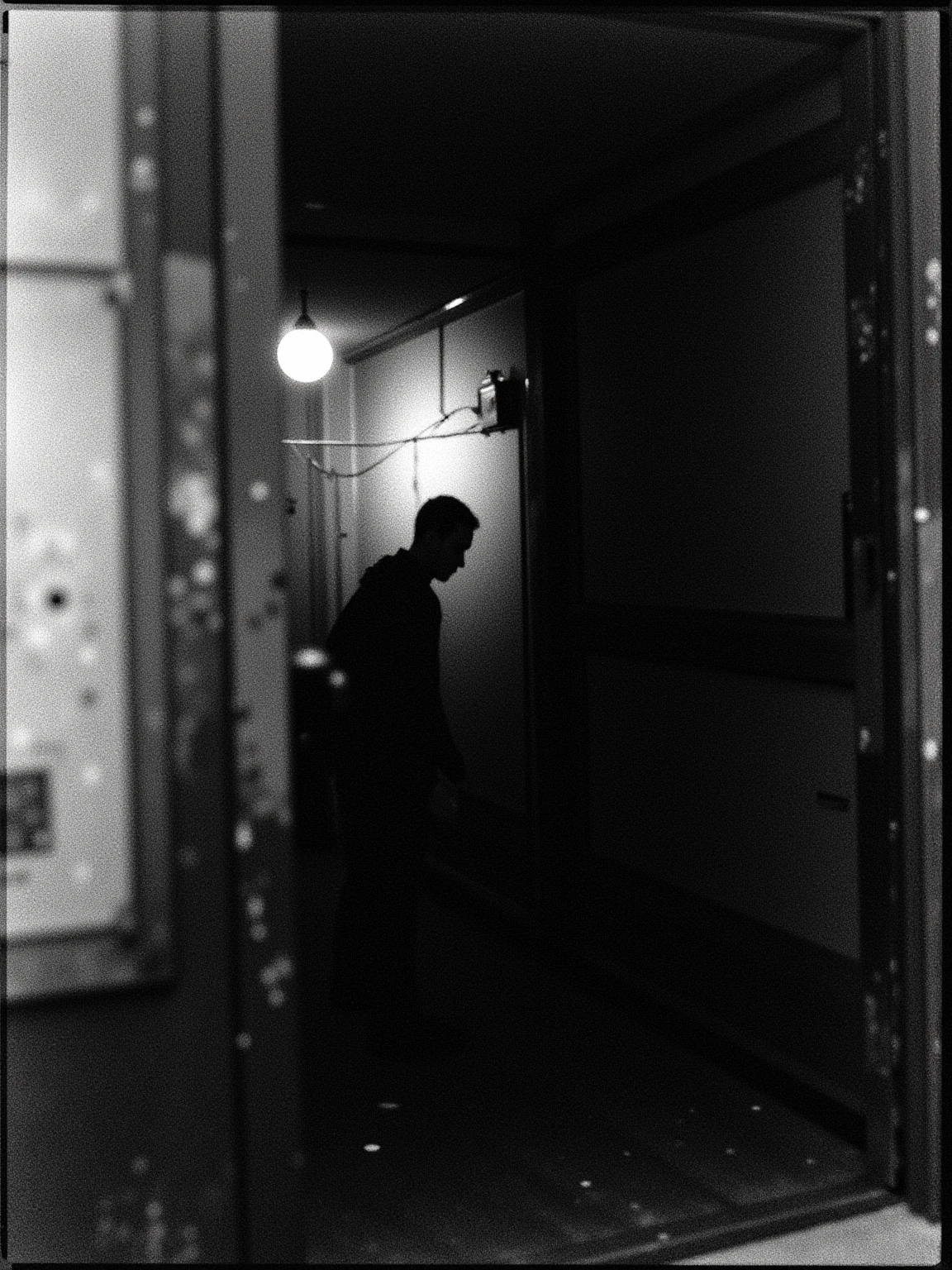 The inner masses,Dadaism,Monochrome,Inorganic,prison,The light shines through,An open book