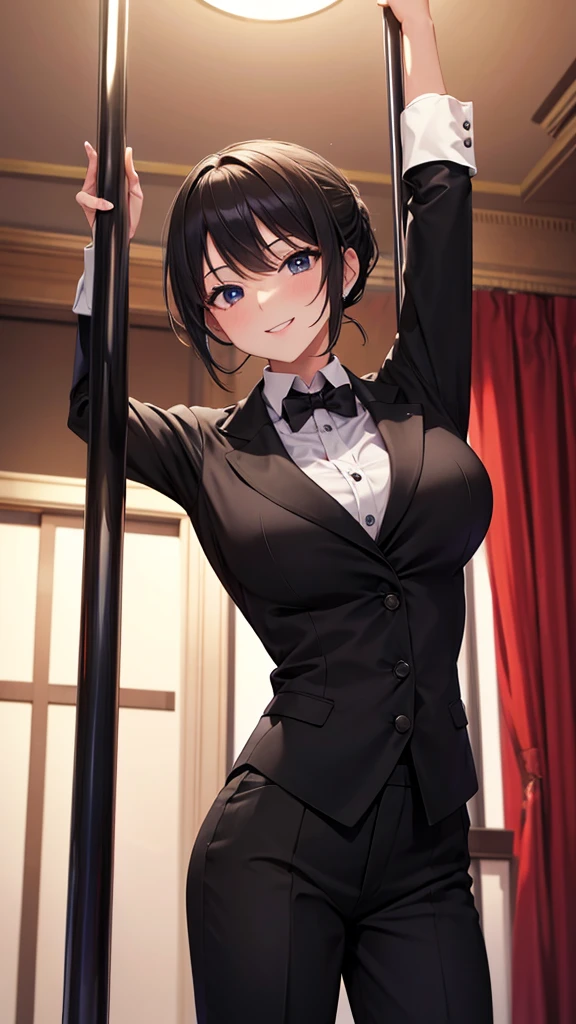 A woman in a black suit　Black tight skirt　White dress shirt　smile　Black tie　Black gloves