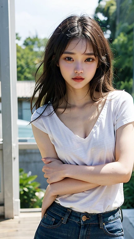 finely, High resolution, high quality、完璧なダイナミックな構figure, beautiful and fine eyes, medium hair, 、natural color lip,Kamimei、Shibuya Ward、20 year old girl、1 person、transparent skin、shining hair、Ocean, 最high quality, figure, super detailed, finely, High resolution, 8K、correct state of the human body、squat、hair flying in the wind、small breasts、camisole、Angle from above、upward glance、chest