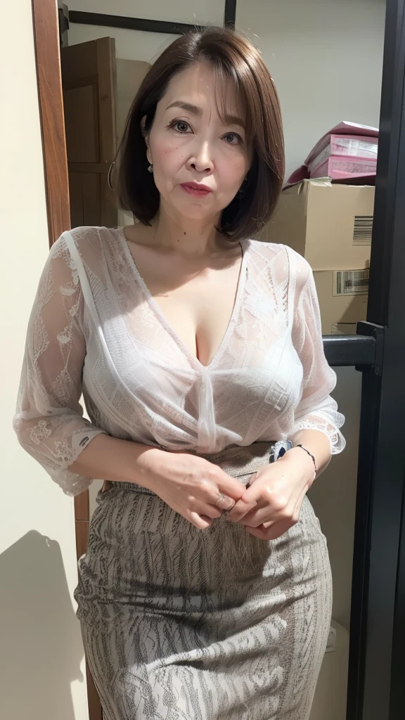 Transparent wedding dress，Reveal slightly sagging ，One nipple 