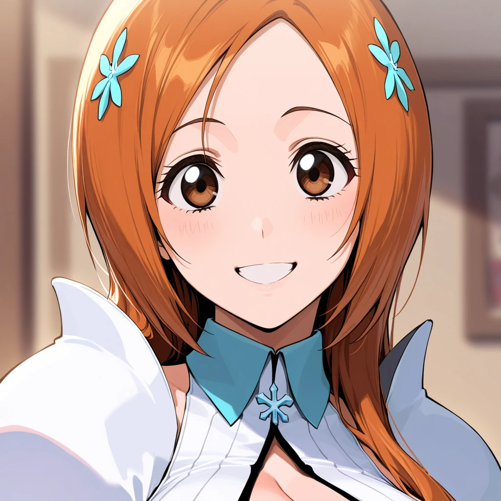 Garota ruiva de cabelos longos sorridente peitos grandes e roupas longas