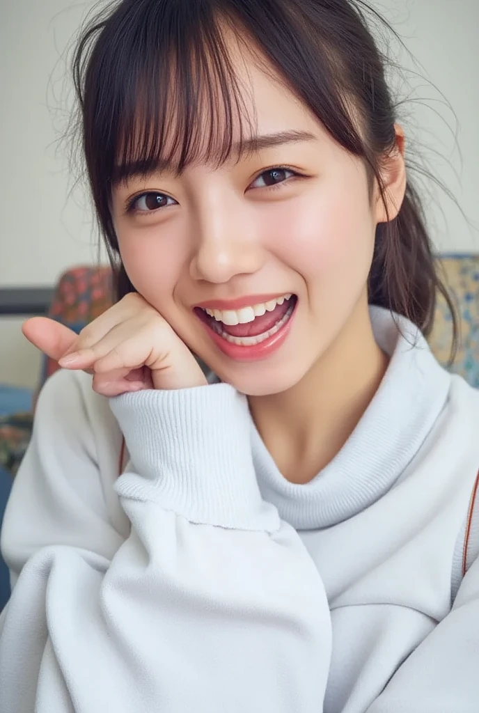 (8K、RAW Photos、Highest quality、masterpiece:1.2)、((Nipples、Short Hair、Flat Chest、smile))、(Realistic、Realistic)、1 Girl、((naked、wake up、After sexual、morning、 Hotel Bedroom、Lying in bed、Bathrobes、smile))、cute