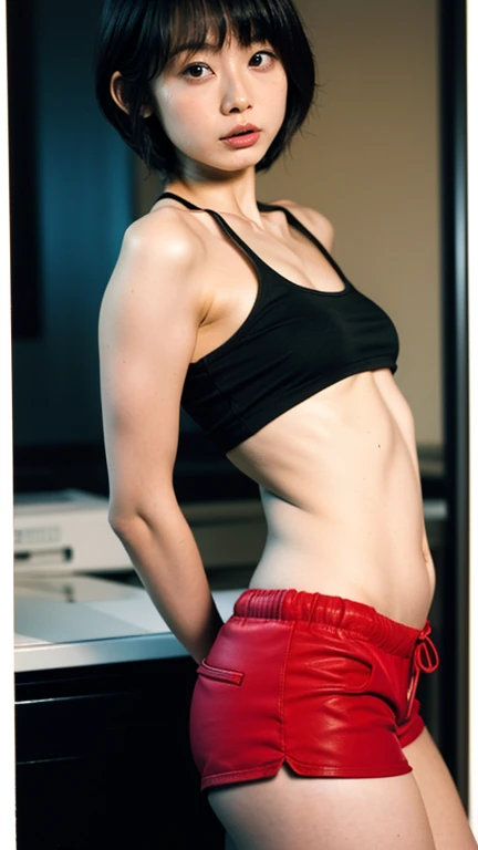 "A woman with light red hair, smiling naturally, is taking a selfie-style photo in a gym. She is a fitness influencer, wearing regular, discreet gym clothes, no vulgarity. The photo is taken as an influencer, capturing the gym environment in the background. The image is extremely realistic, hyper realistic and full of details, focusing on the naturalness and authenticity of the scene." 品質, ultra quality, detailded, 