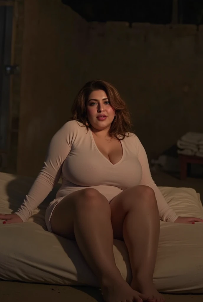 mulher em um vestido roxo deitado em uma cama, Violeta Myers, pele roxa lisa, coberto de roxo, low view, posando em um quarto, POV completo, vestido de roxo, alguns roxos, poderoso e enorme, Centerfold, angelawhite, beautiful thick female, full-length view, very low angle, em seu trono, pose poderosa, mostrando a buceta, perna aberta, nua, nsfw, masturbate, cream pie, gozo