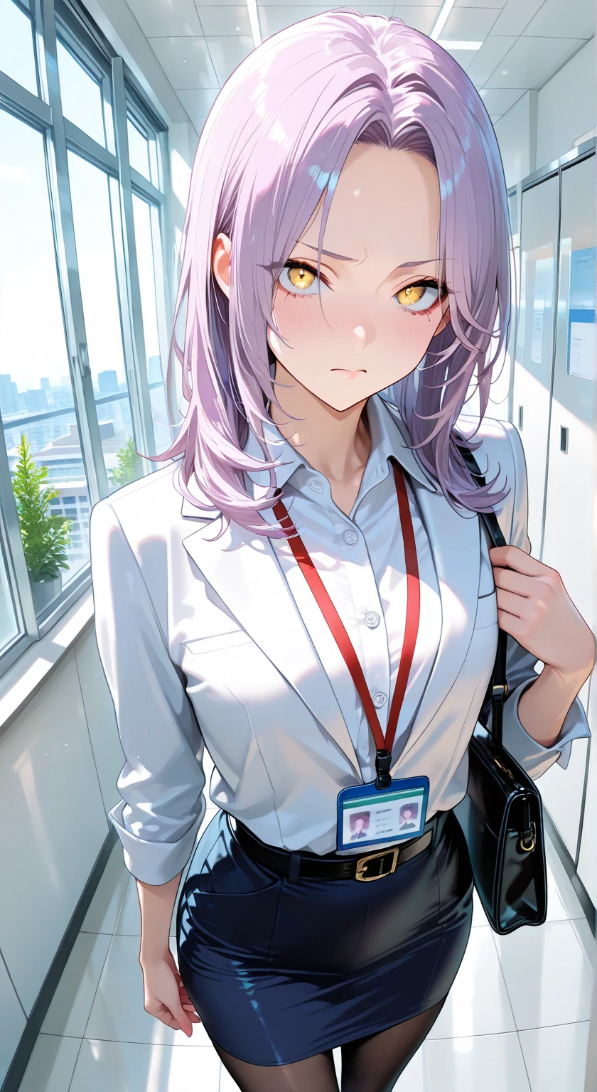 mulher cabelo longo, sexy, roupa sendo um terno, business suit, cabelo multi colorido, cabelo roxo com mechas azul e rosa, olhos Multicoloridos Roxo e rosa, peitos grande, office scenario