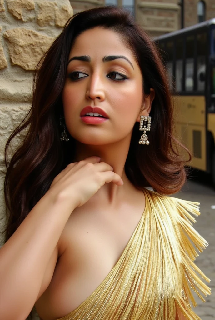 ((Ultra-high resolution)), ((Ultra-realistic)), ((8k)), Pakistani girl, thick figure, wearing dress, seductive smile, perfect hands, portrait, beautiful Muslim girl,