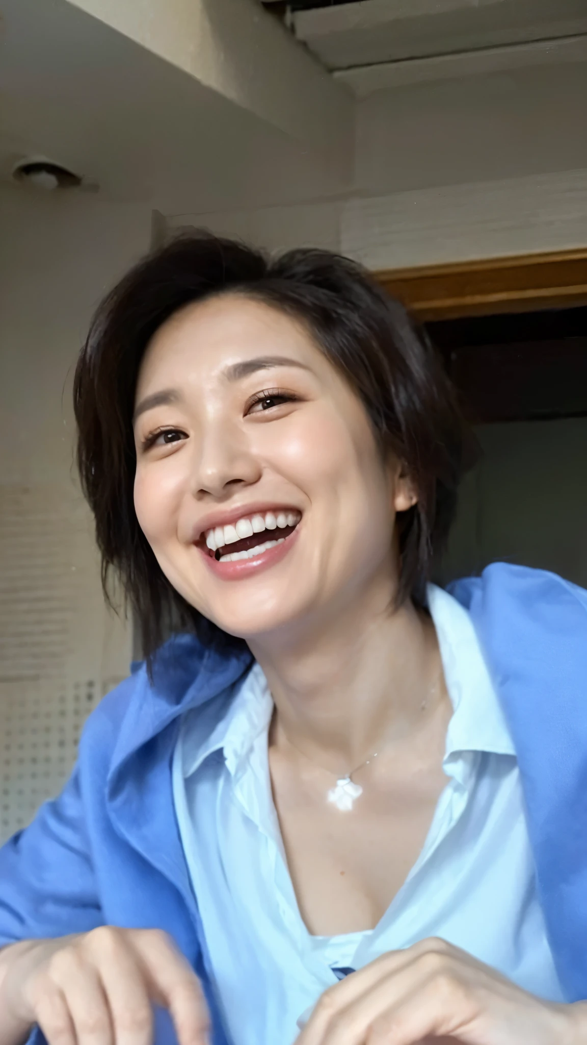30歳のJapanese woman,anatomically correct skin and flesh,best image quality,Top Quality,4K,photoreal, realistic lighting, Indirect Lighting,Japanese woman,、Blue shawl,light blue shirt with flared front, white silk camisole,woman wearing silver necklace,shiny skin, moist eyes,A woman smiling happily,