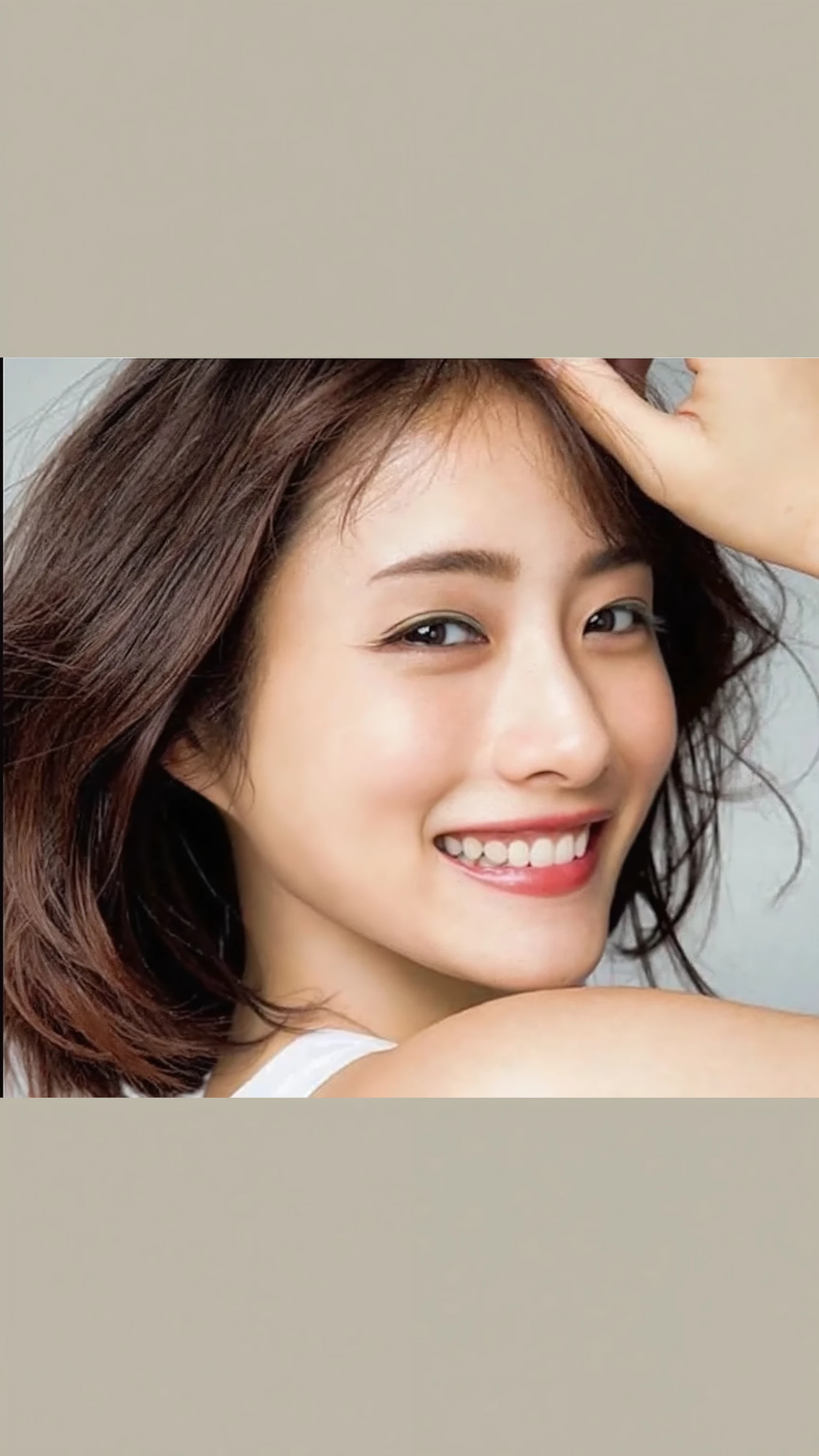 Beautiful Japanese actresses、1 Girl,flying debris,Anatomically correct,Award-winning photo, Very detailed,Face Focus, Big double eyes(smile ), Anatomically correct,18-year-old、Black Hair、Shiny skin、(((Macro close up of face)))、Realistic nostrils,((Symmetrical face))((hyper realistic detail shiny skin,Detailed beautiful delicate face,extremely detailed nose))
