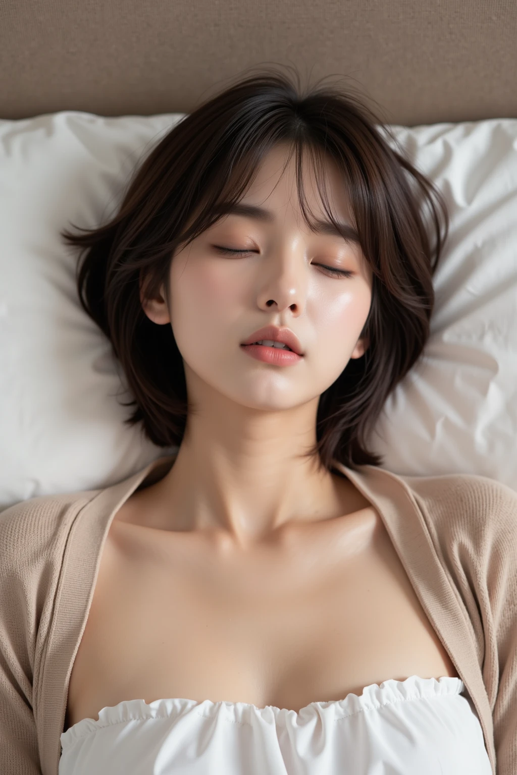 (8K, RAW Photos, Highest quality, masterpiece:1.2), (Realistic, photo-Realistic:1.37) , One girl, ( night), , Detailed face, Fine grain, （Sports underwear,gray）Sleep、bed、Faint、close your eyes、Bobcut、Sweat
