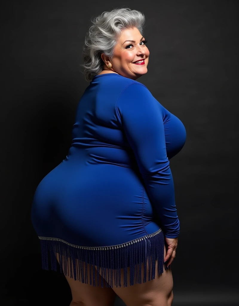 Beautiful 65 year old grandmother, mulher idosa de cabelos brancos, with her back to the camera showing a huge ass, cintura muito fina, quadril largo, beautiful grandmother, linda velha, night and urban scenery with bokeh and flares on camera