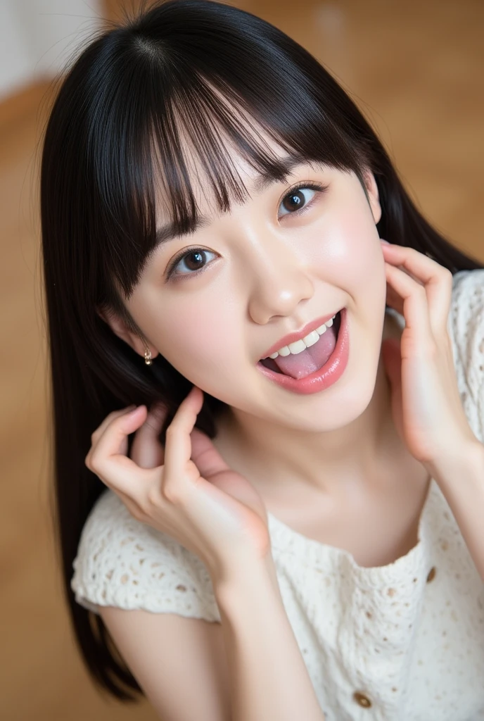 (8K、RAW Photos、Highest quality、masterpiece:1.2)、(Realistic、Realistic)、1 Girl、((naked、 makeup、Bedroom、morning、afterwards、smile、Look at the camera and smile))、cute