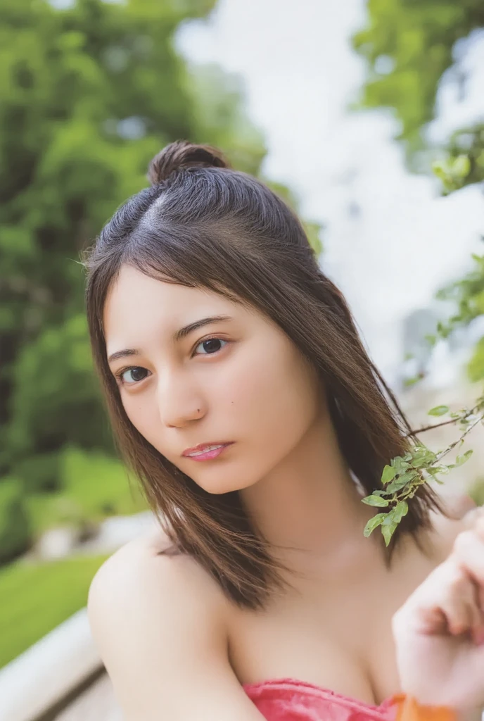 verdadeira garota e garota waifu japonesa Ecchi, kawaii em uma floresta