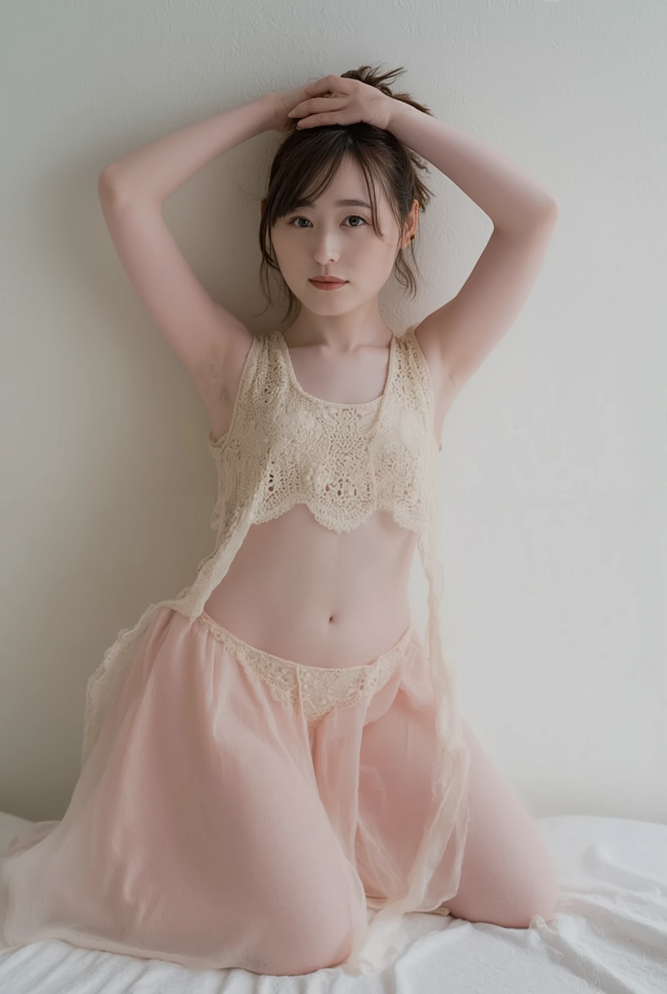 lace underwear pink underwear Show your stomach
Sit on the bed