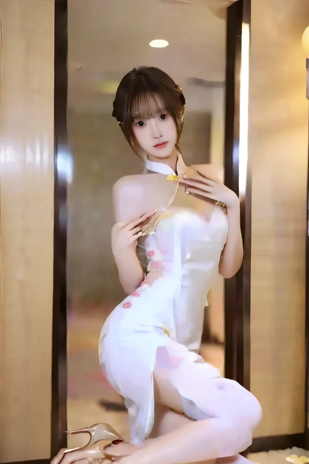 Beautiful Women with Perfect Bodies,Cleavage,Layered Hairstyle,Skin Whitening, long blond hair,cheongsam