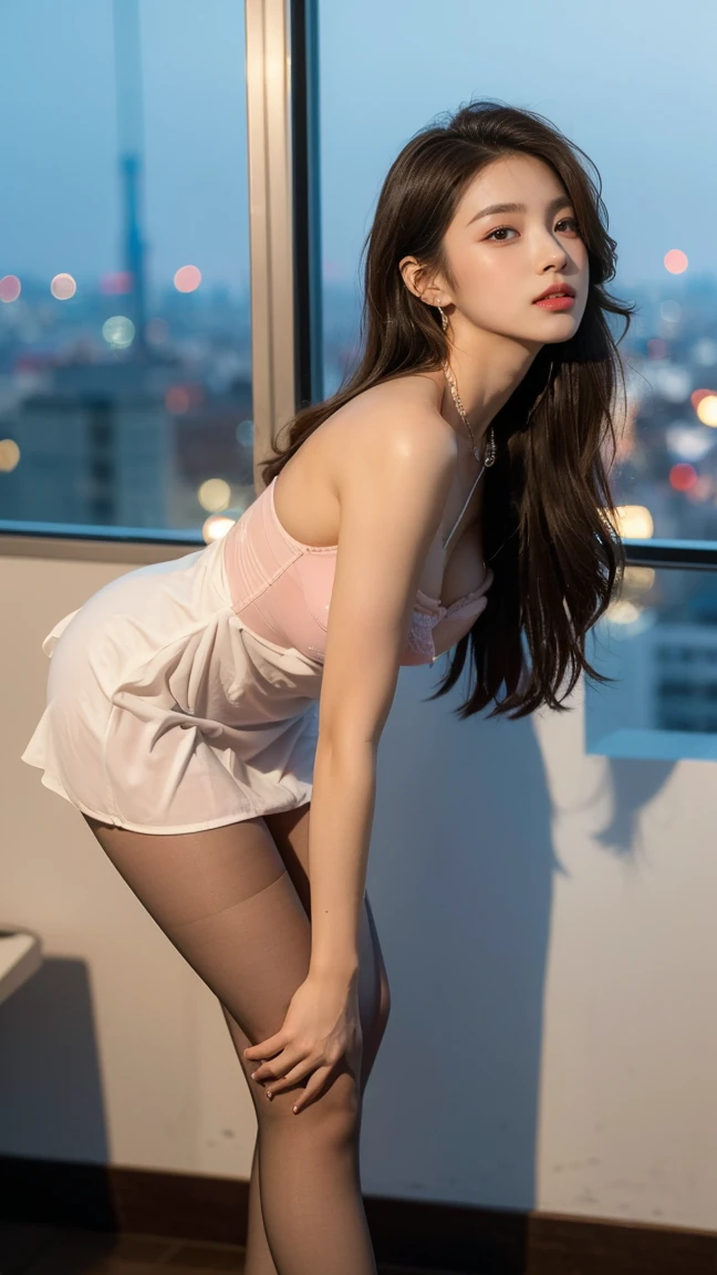 Sexy girl, Night view of the city at dusk, Delicate and soft, Close-up, Soft and gorgeous, Mysterious sidelights, Silky and delicate,photorealestic,2k