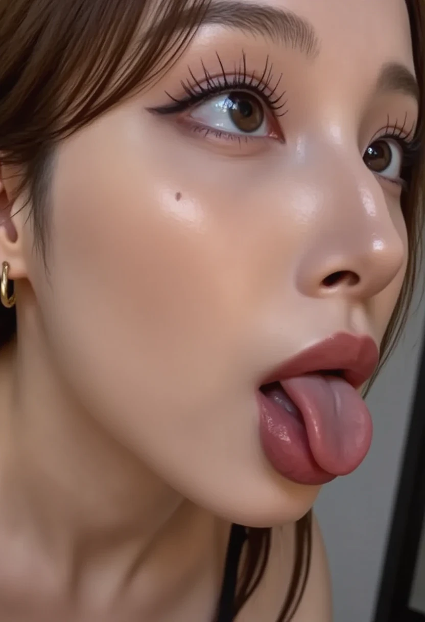 Taylor Hill、Therapist、Nurse Uniform、1girl in,masutepiece,,award - winning photo, Extremely detailed, sharp focus on eyes, Nose and Mouth,Face Focus, Super close-up of the face、Woman with mouth open and eyes closed, Black camisole、20yr old,A dark-haired、Symmetrical face,Realistic nostrils、Angle from below、Elongated C-shaped nostrils NSFW,Sweaty skin、Skin shiny with sweatを強調する照明、((sharp nose))Skin shiny with sweat、shinny skin、hair wet with sweat、(Wrinkles between the eyebrows))（??? on tongue)、Deep kiss、((tthin eyebrows))Oily skin、Shiny radiant skin、Double eyelids、wet and shiny tongue、Beautiful face woman with wet tongue full of foam、Beautie、Middle hair,Rolling eyes、short-cut、a park、Green Tree々、I can see the sky、