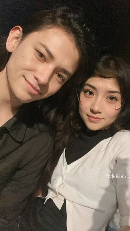 There are two people who are lying together on the floor., Jordan Grimmer y Natasha Tan, imagen filtrada, Tyler Edlin y Natasha Tan, 😭🤮 💔, 😭 🤮 💕 🎀, ruan jia y brom, ✨🕌🌙, gemma chen, imagen de muy muy baja calidad, lv, suave en _ el fondo, woodz y seori