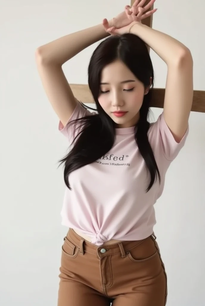 Characteristics of girls wearing pink t-shirts and long black hair and a tie and carrying a black school bag
