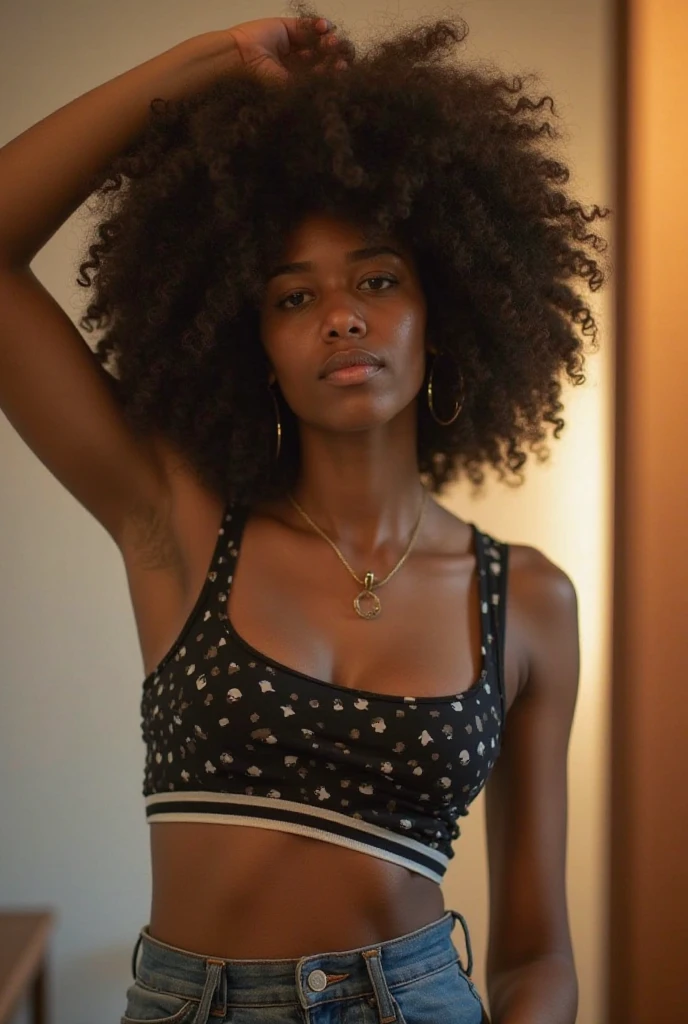 ((1 Jovem e bonita adolescente negra de pele clara:1.2)), tirando a roupa, nua, Rosto detalhado super bonito, Olha para mim, boca ligeiramente aberta, extremely high quality, High Definition RAW color photos, fotografia profissional, cinematic lights, (cara fina:1.2), (vista:1.2), ((clivagem:1.2)), curvy and pretty girl, circunstanciado, detailed pubic lips, Pelos pubianos muito finos, pernas abertas, Retrato de uma bonita, quarto, (de cima:1.3), (best quality:1.2), Super Detalhe, Detalhes altos, master part, seios grandes, mamilos perfeitos, quadris largos, bumbum grande, curvas extremas.